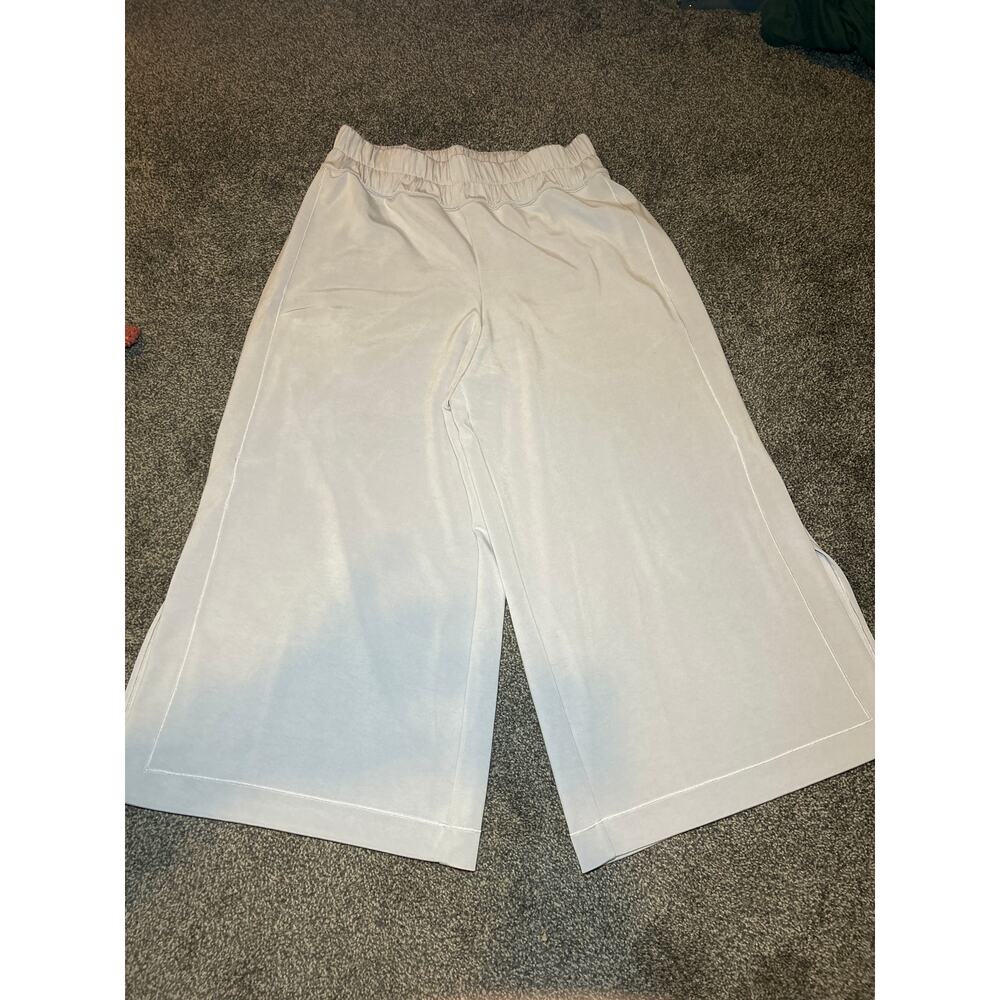 Softstreme High-Rise Wide-Leg Cropped Pant size 8